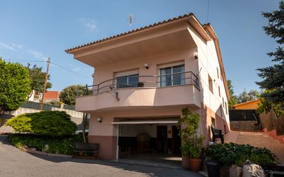 Vista exterior de Casa o xalet en venda en Bigues i Riells amb Terrassa i Balcó