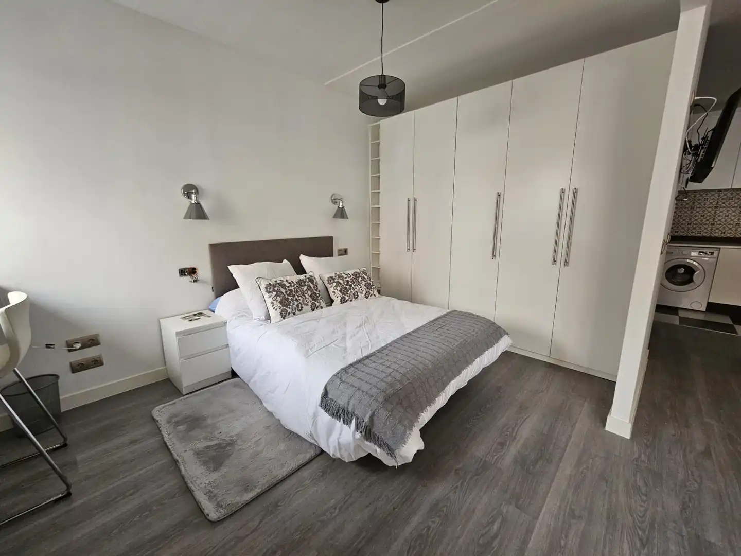 Schlafzimmer von Erdgeschoss zur Miete in Salamanca mit Klimaanlage, Heizung und Möbliert