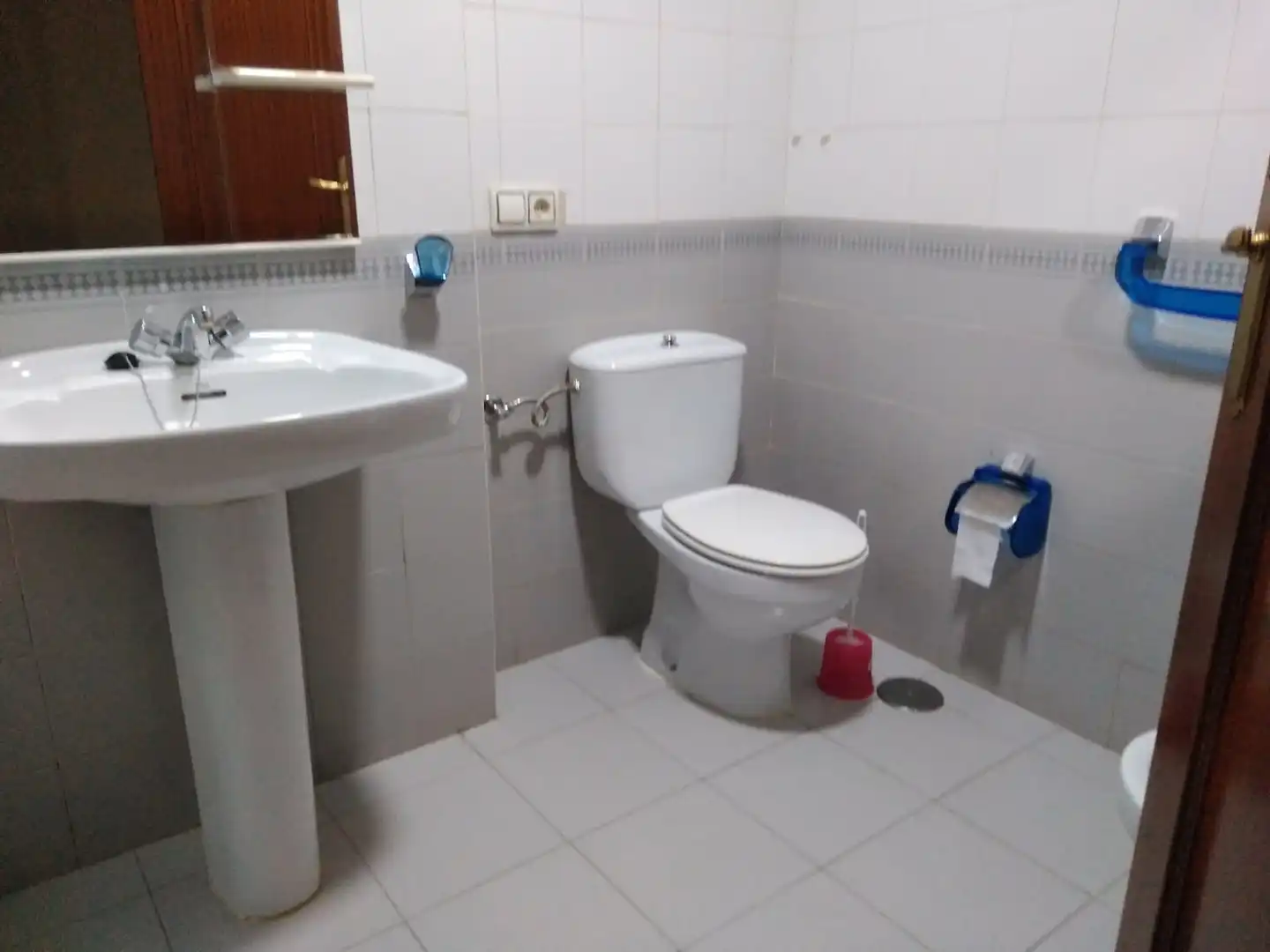 Bany de Apartament de lloguer en Ciudad Real amb Moblat