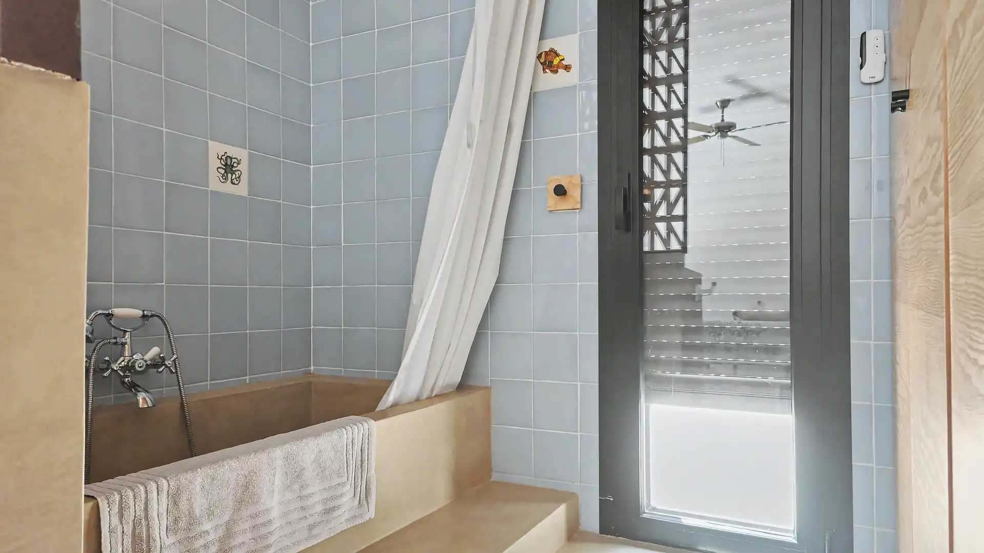Bathroom of Houses for sale in Dénia  with Air Conditioner, Heating and Terrace