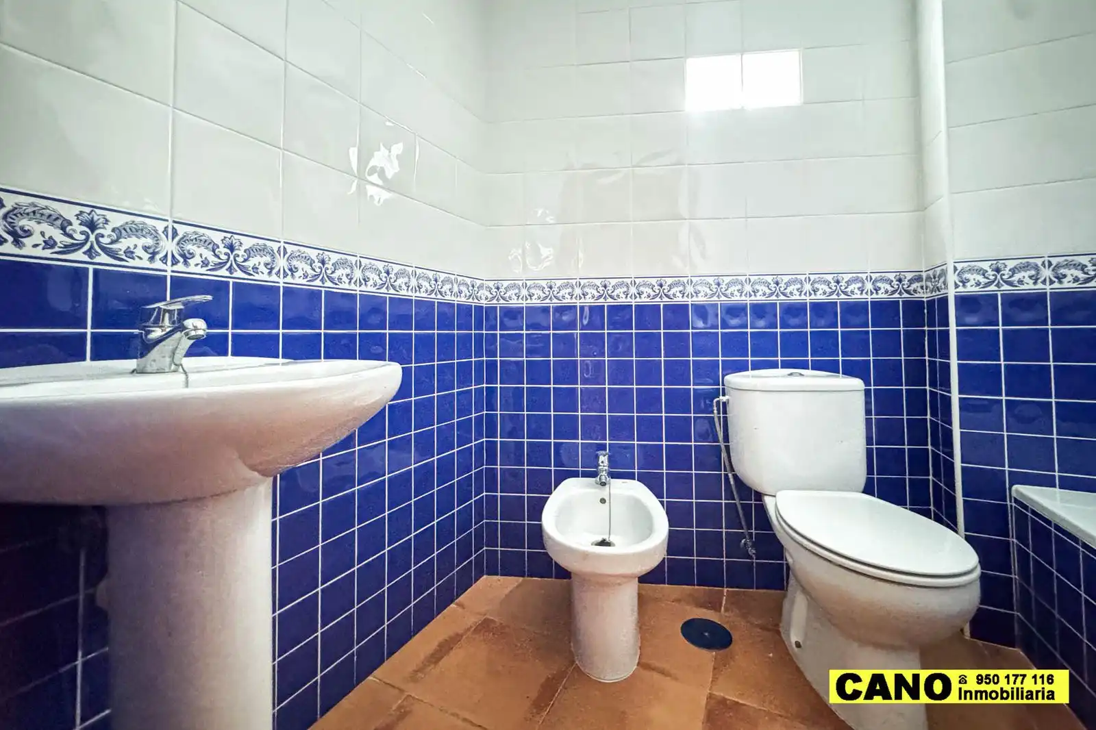 Baño de Piso en venta en Lucainena de las Torres con Terraza
