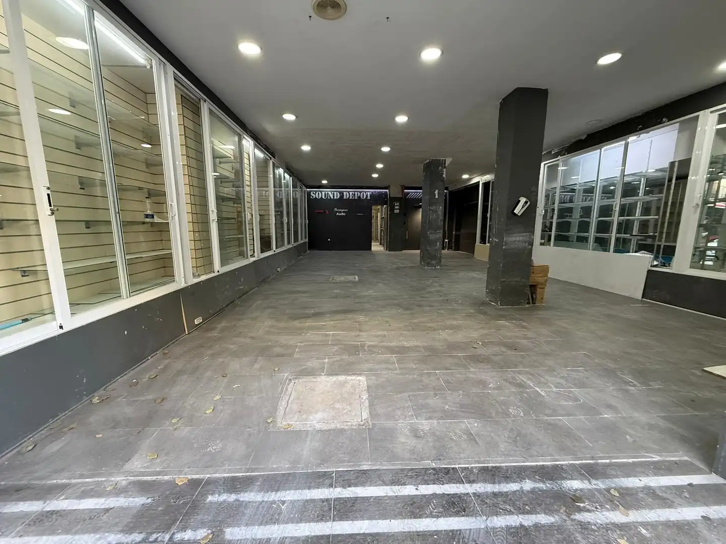 Local comercial en venta en Carrer de les Illes Canàries, imagen 3