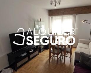 Sala d'estar de Pis de lloguer en  Madrid Capital amb Calefacció, Terrassa i Moblat