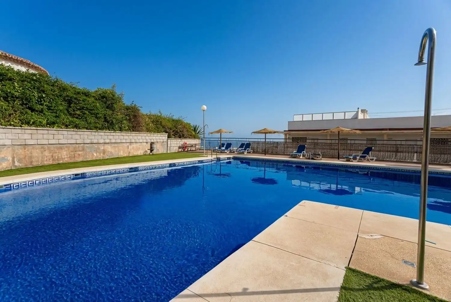 Swimming pool of Flat for sale in Rincón de la Victoria  with Air Conditioner, Private garden and Terrace