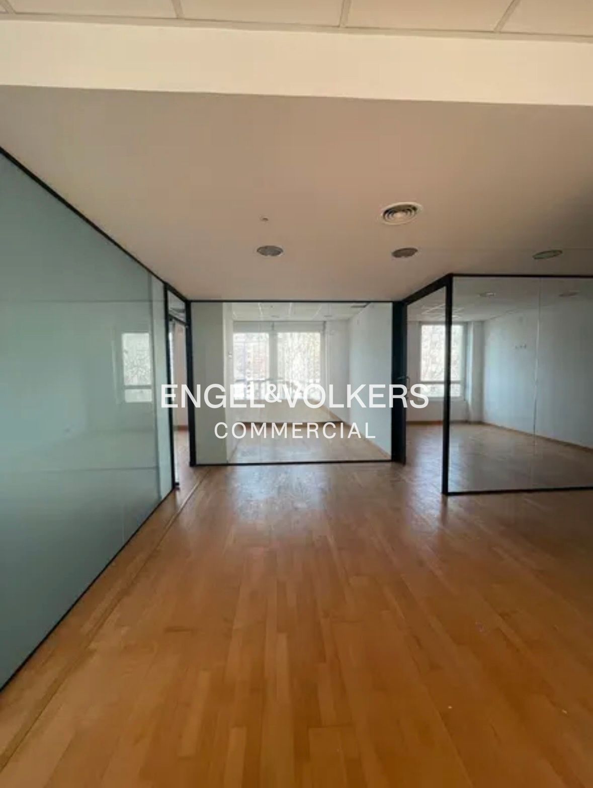 Office for sale in  Barcelona Capital  with Air Conditioner