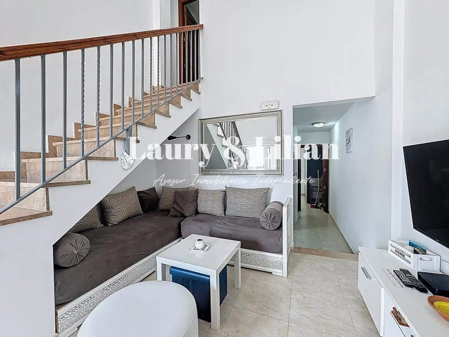 Sala d'estar de Casa adosada en venda en Empuriabrava amb Aire condicionat i Terrassa