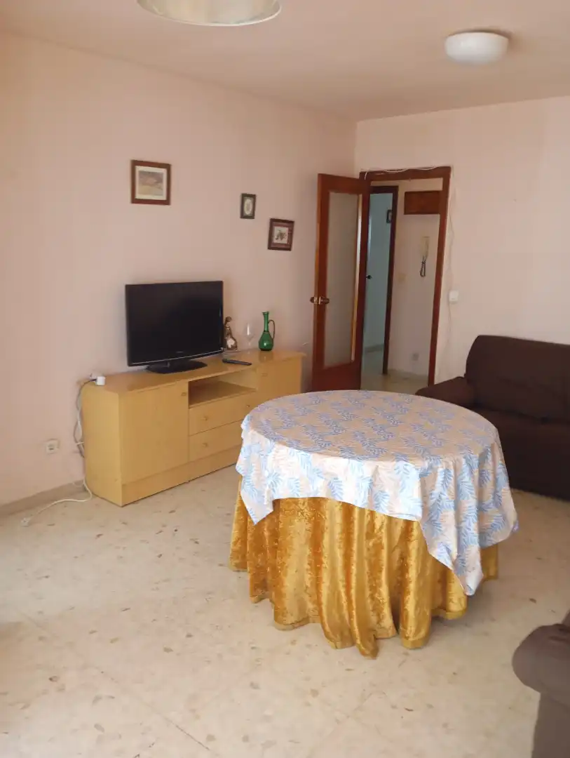 Sala d'estar de Pis en venda en Granada amb Terrassa, Moblat i Forn