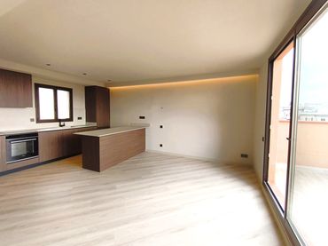 Penthouse mit Balkon zum Verkauf in Carrer de Provença