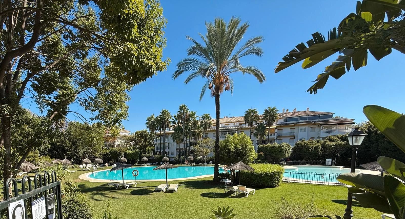 Garden of Flat for sale in Marbella  with Air Conditioner, Terrace and Furnished