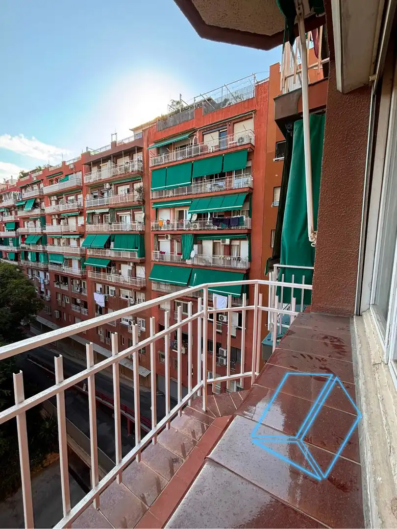 Terrassa de Pis en venda en Barcelona amb Calefacció i Balcó