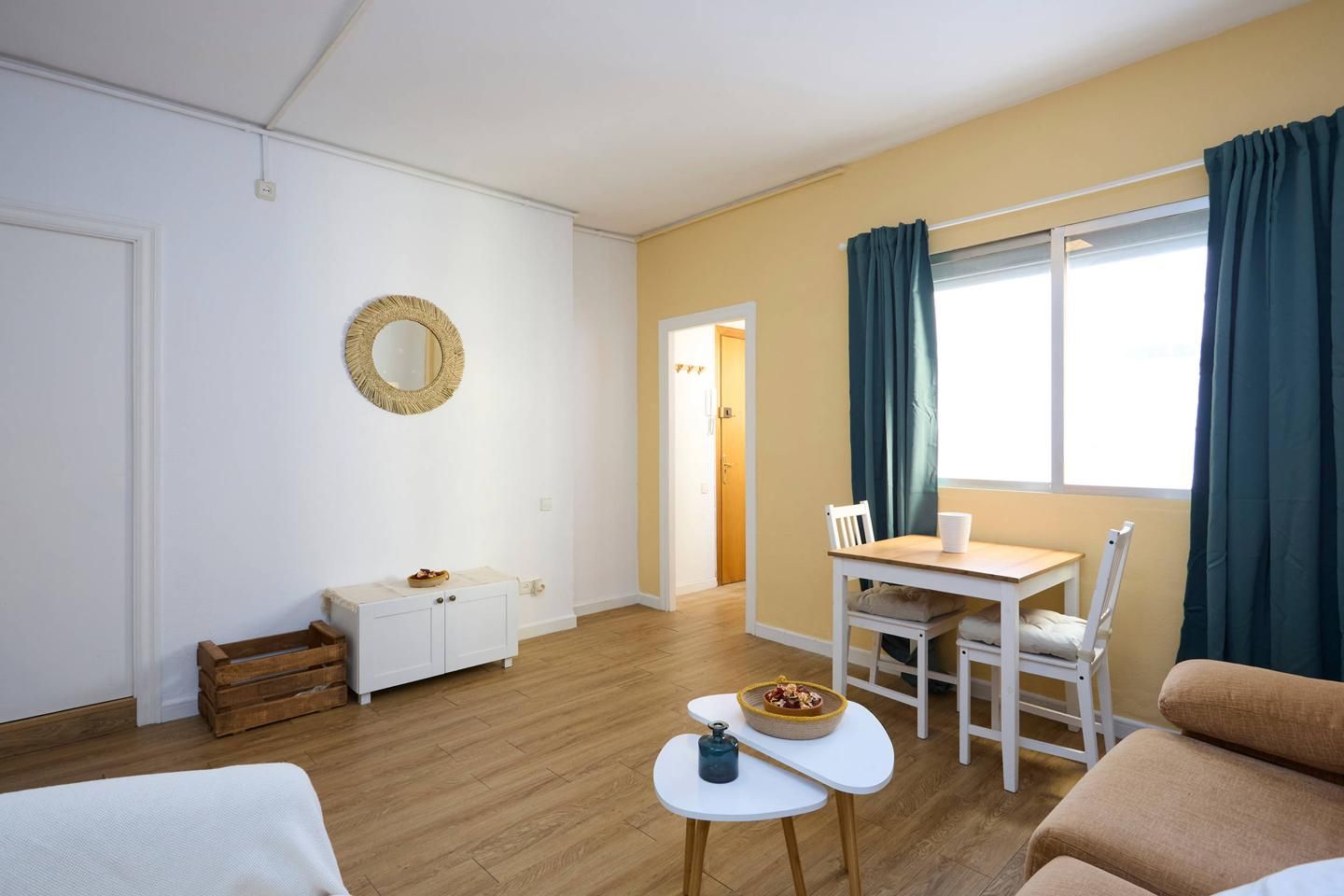 Flat to rent in De Les Corts Catalanes, La Font de la Guatlla