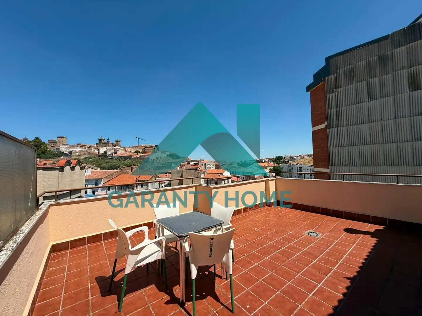 Terrasse von Dachboden zum Verkauf in Cáceres mit Heizung, Terrasse und Möbliert