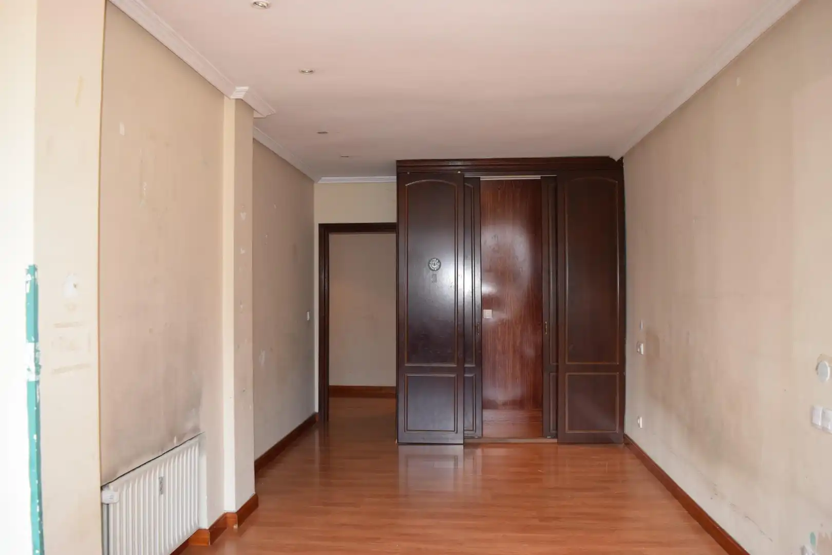 Pis en venda en Oviedo  amb Calefacció, Parquet i Traster