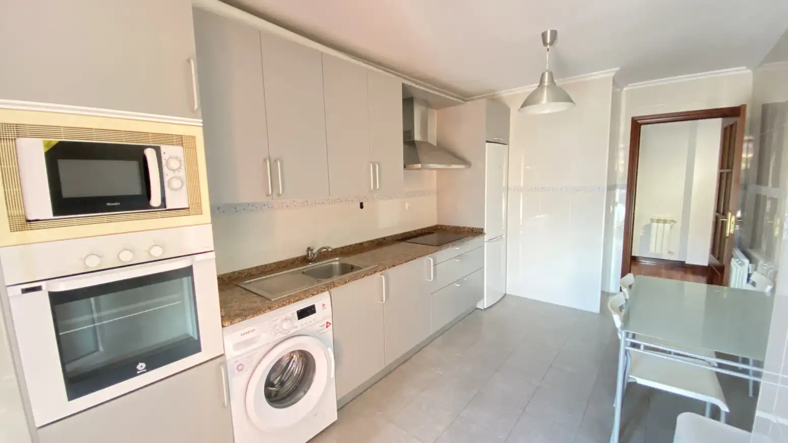 Cocina de Piso de alquiler en Entrambasaguas con Calefacción, Jardín privado y Terraza