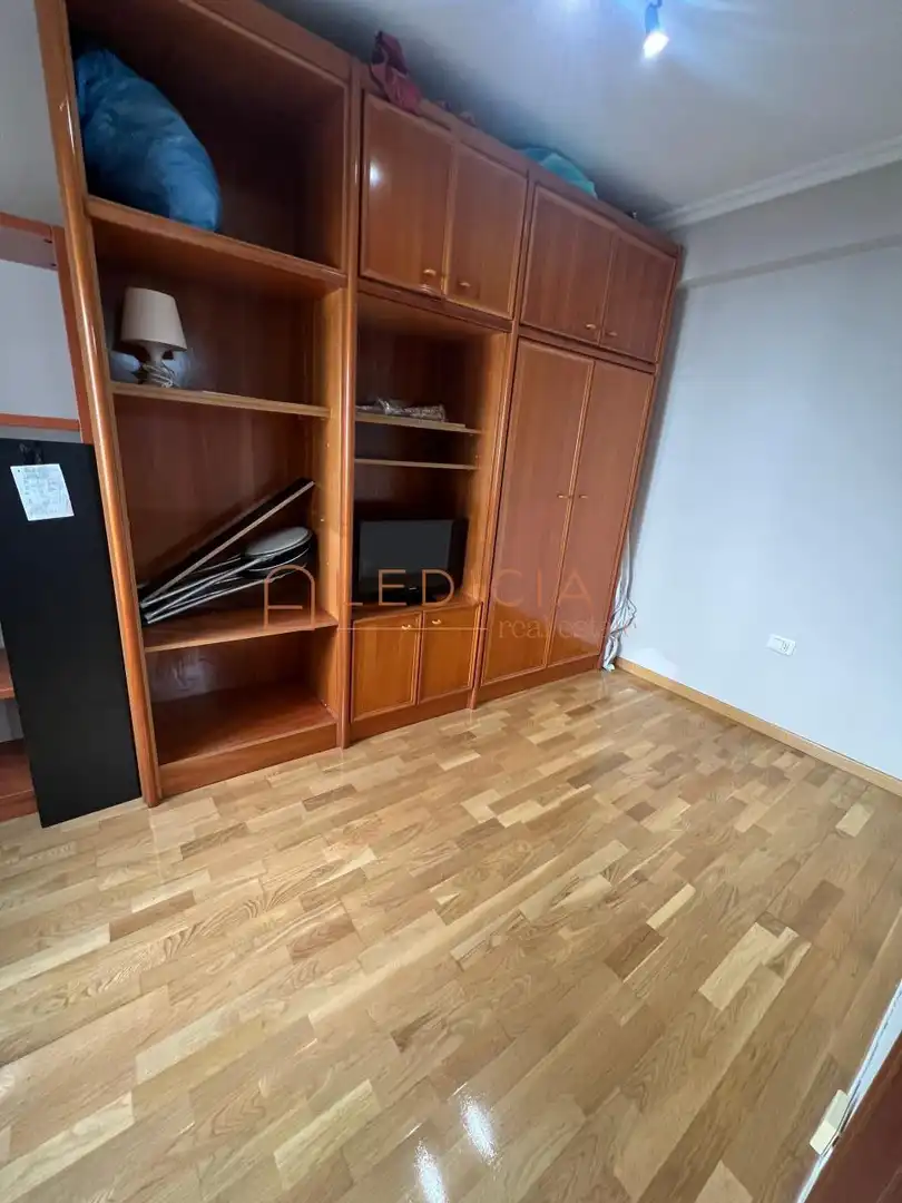 Habitación de Piso de alquiler en Vigo  con Calefacción, Parquet y Amueblado
