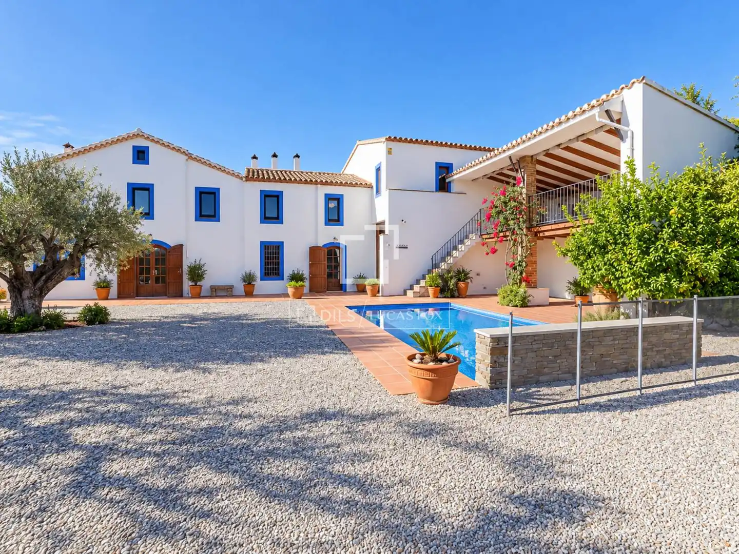 Casa rústica con piscina en venta en Torrelles de Foix, imagen 3
