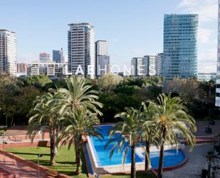 Exterior view of Attic for sale in  Barcelona Capital  with Air Conditioner, Terrace and Balcony