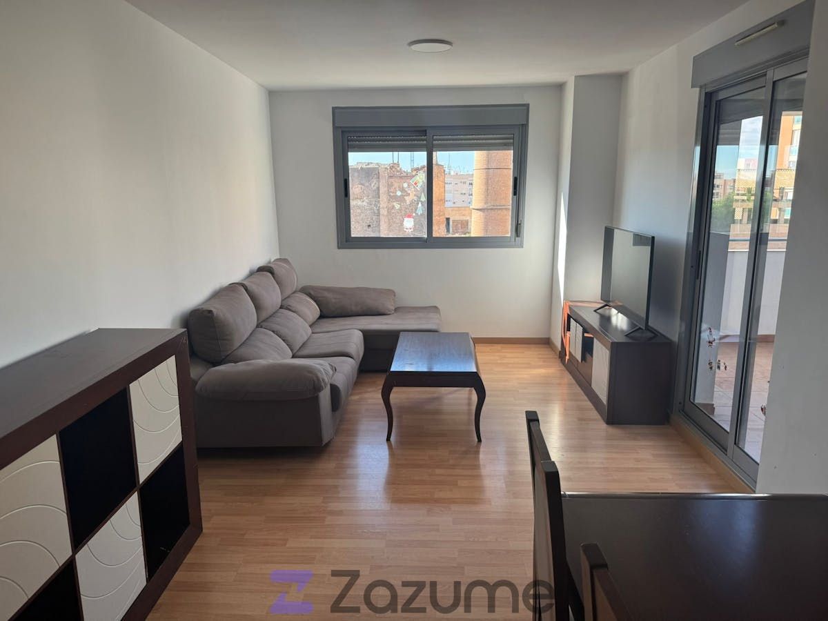 Living room of Flat to rent in  Almería Capital  with Air Conditioner, Heating and Parquet flooring