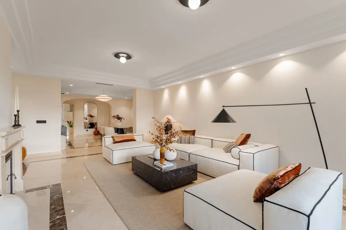 Sala de estar de Piso en venta en Marbella con Aire acondicionado y Trastero