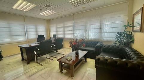 Foto 3 von Gebaude zur Miete in Calle Castelao, Churriana - El Pizarrillo - La Noria-Guadalsol, Málaga Capital