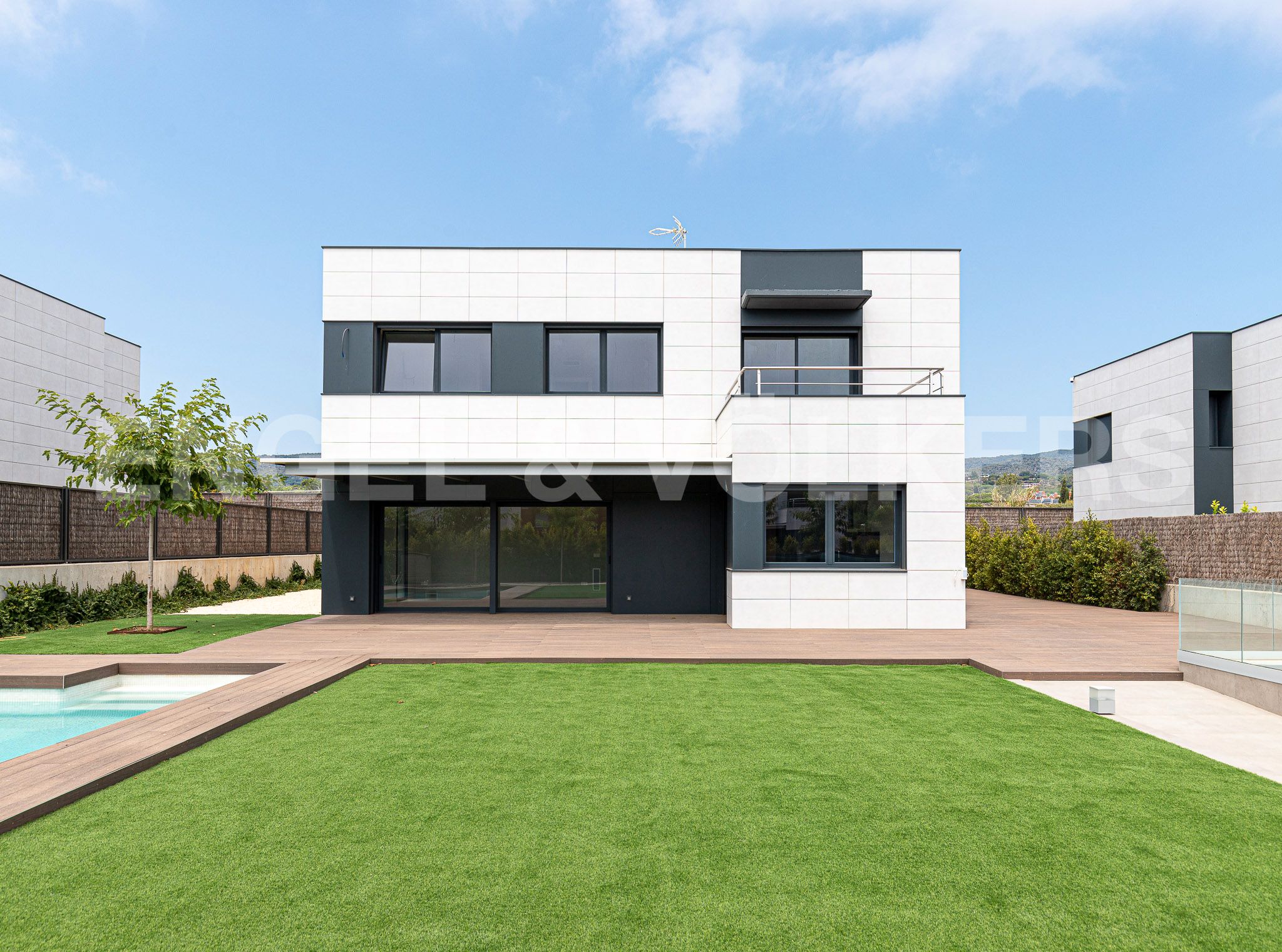 Exterior view of House or chalet for sale in Sant Andreu de Llavaneres  with Air Conditioner, Heating and Private garden