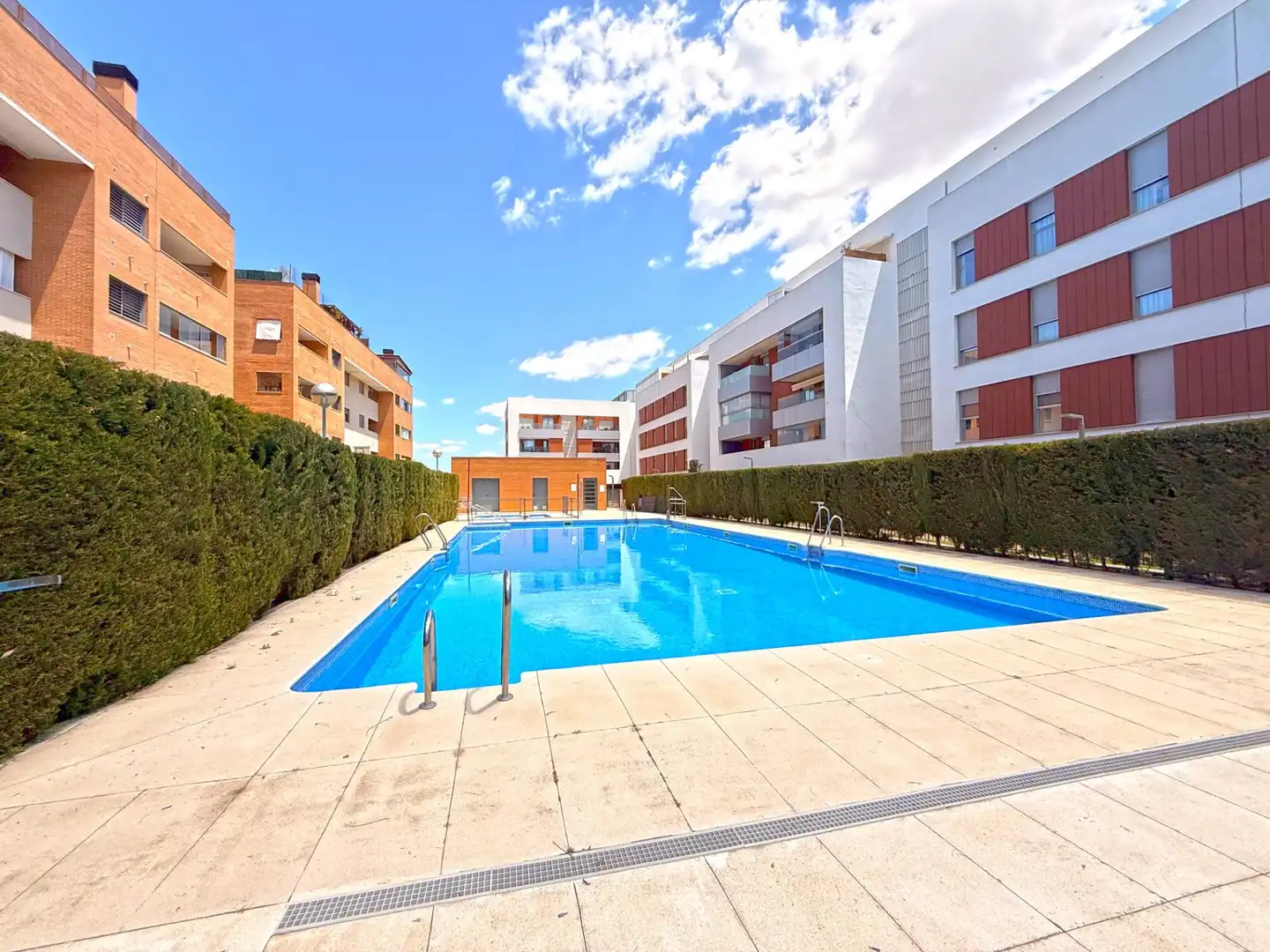Piscina de Piso en venta en Mairena del Aljarafe con Piscina comunitaria