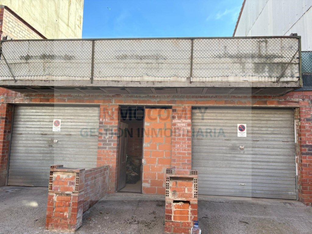 Exterior view of Building for sale in La Bisbal d'Empordà