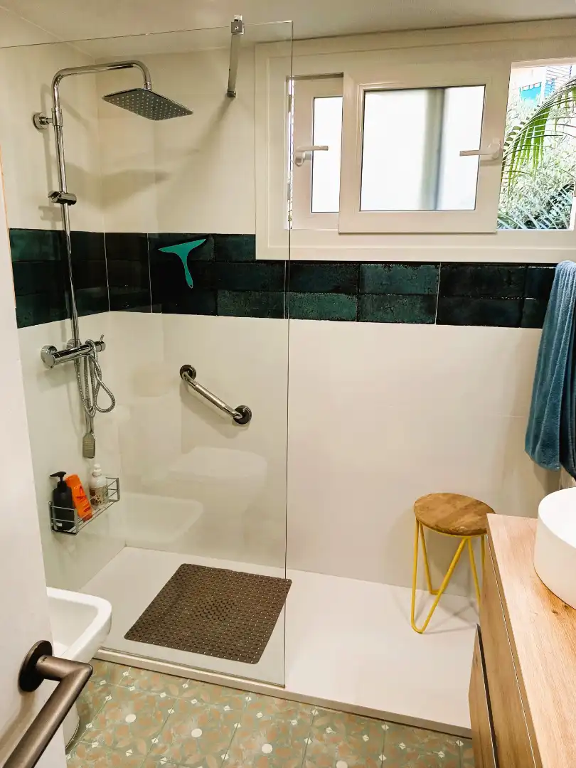 Bathroom of Apartments for rent in Sant Pol de Mar  with Air Conditioner, Parquet flooring and Terrace
