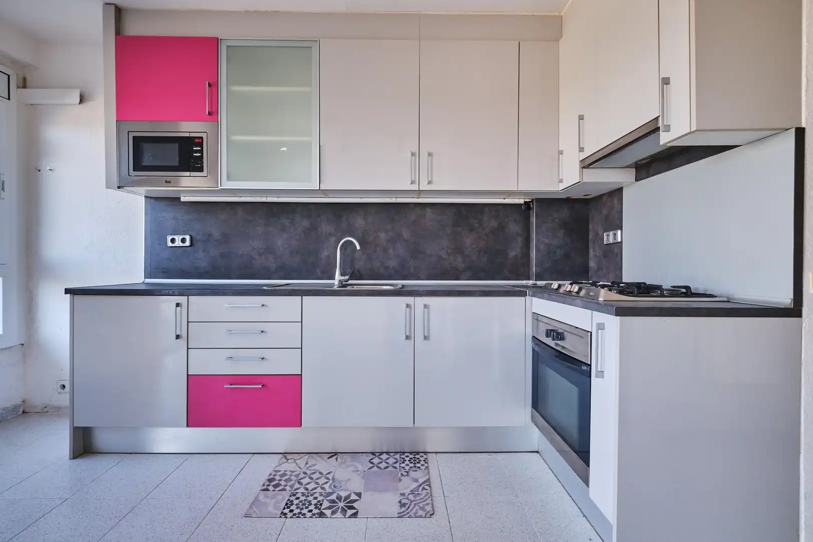 Cocina de Apartamento en venta en Gavà con Terraza y Piscina comunitaria