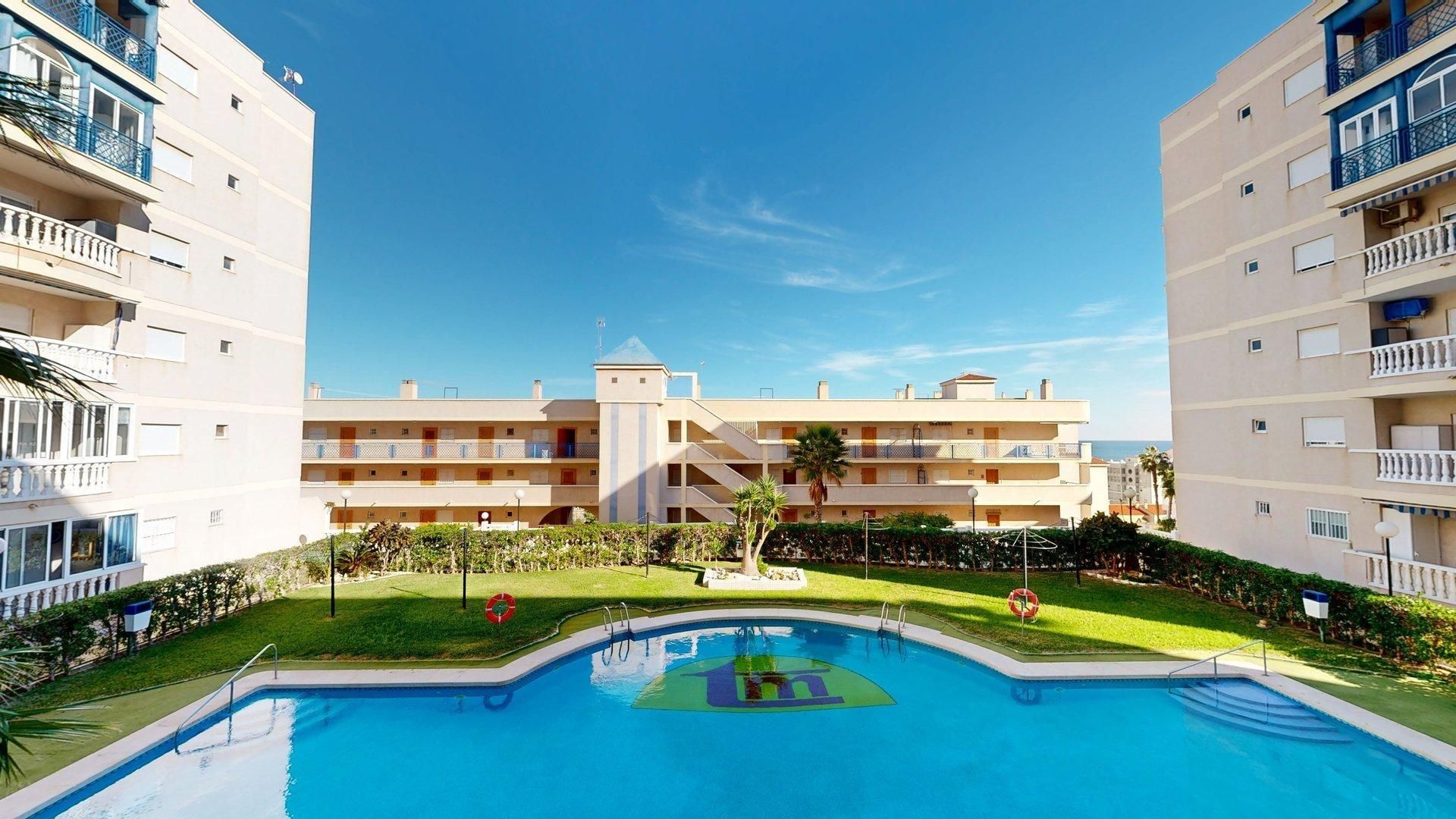 Vista exterior de Apartament de lloguer en Elche / Elx amb Aire condicionat, Jardí privat i Terrassa