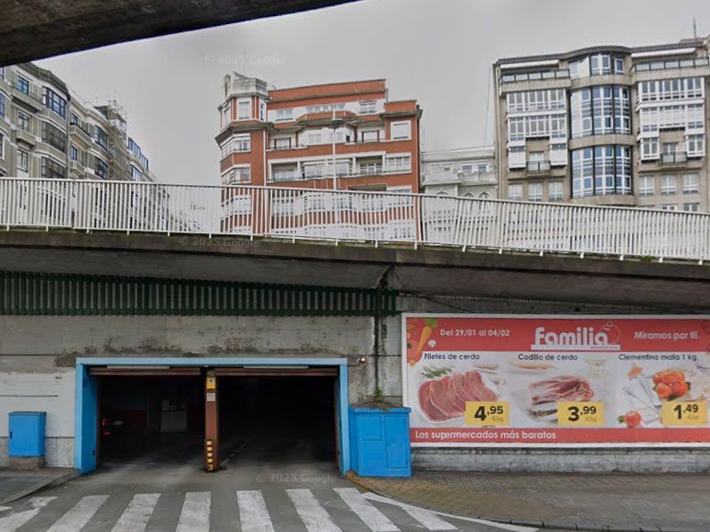 Vista exterior de Garatge de lloguer en A Coruña Capital  amb Alarma