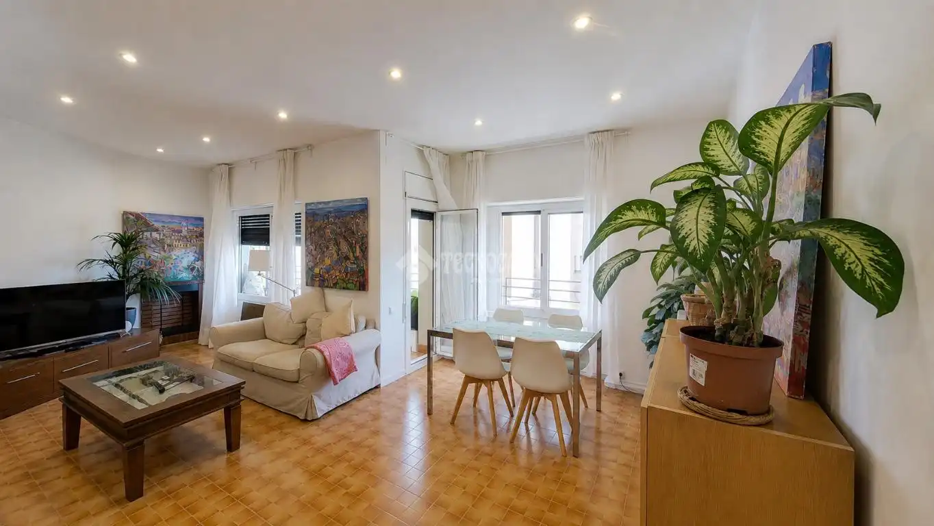 Appartamento con terrazza in vendita a Sant Martí, imagen 2