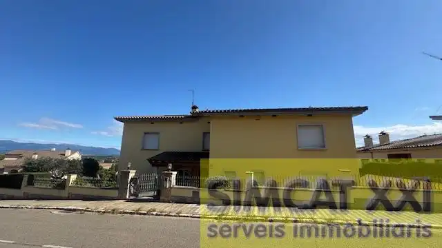 Exterior view of Houses for sale in Figueres  with Air Conditioner, Heating and Terrace