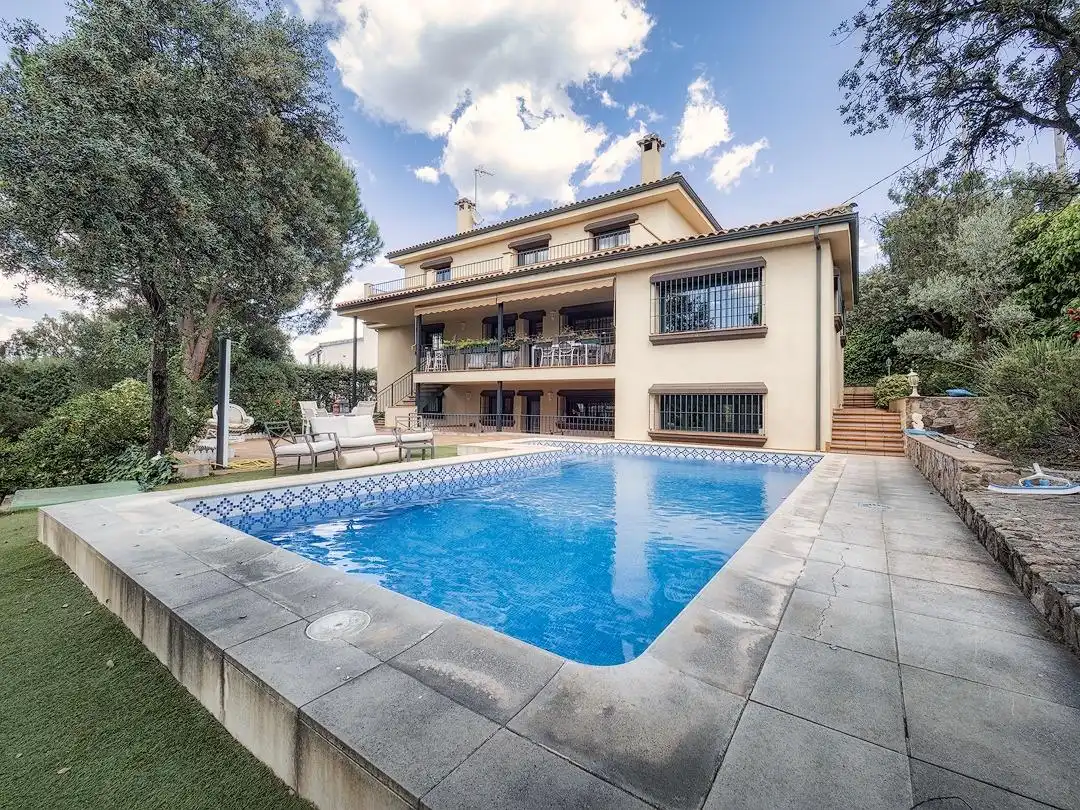 Piscina de Casa o chalet en venta en Torrelodones con Aire acondicionado, Calefacción y Jardín privado
