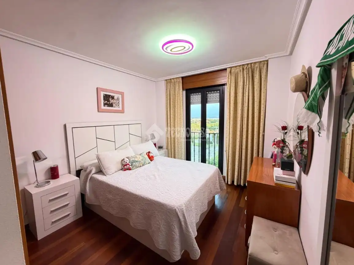 Habitación de Piso en venta en Santander con Calefacción, Trastero y Amueblado