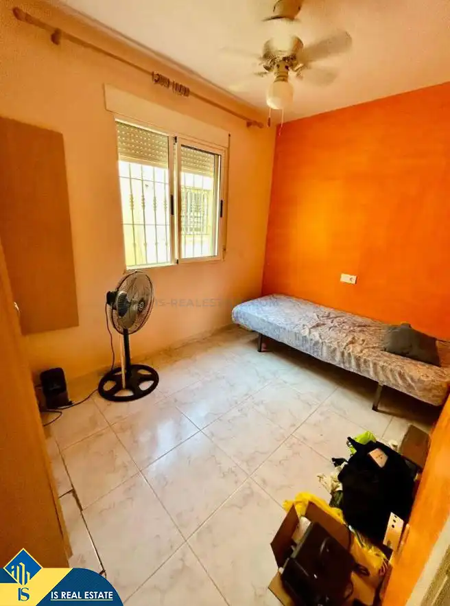 Dormitori de Apartament en venda en Torrevieja amb Calefacció, Terrassa i Moblat