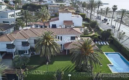 Vista exterior de Casa o xalet en venda en Sitges amb Aire condicionat, Calefacció i Terrassa