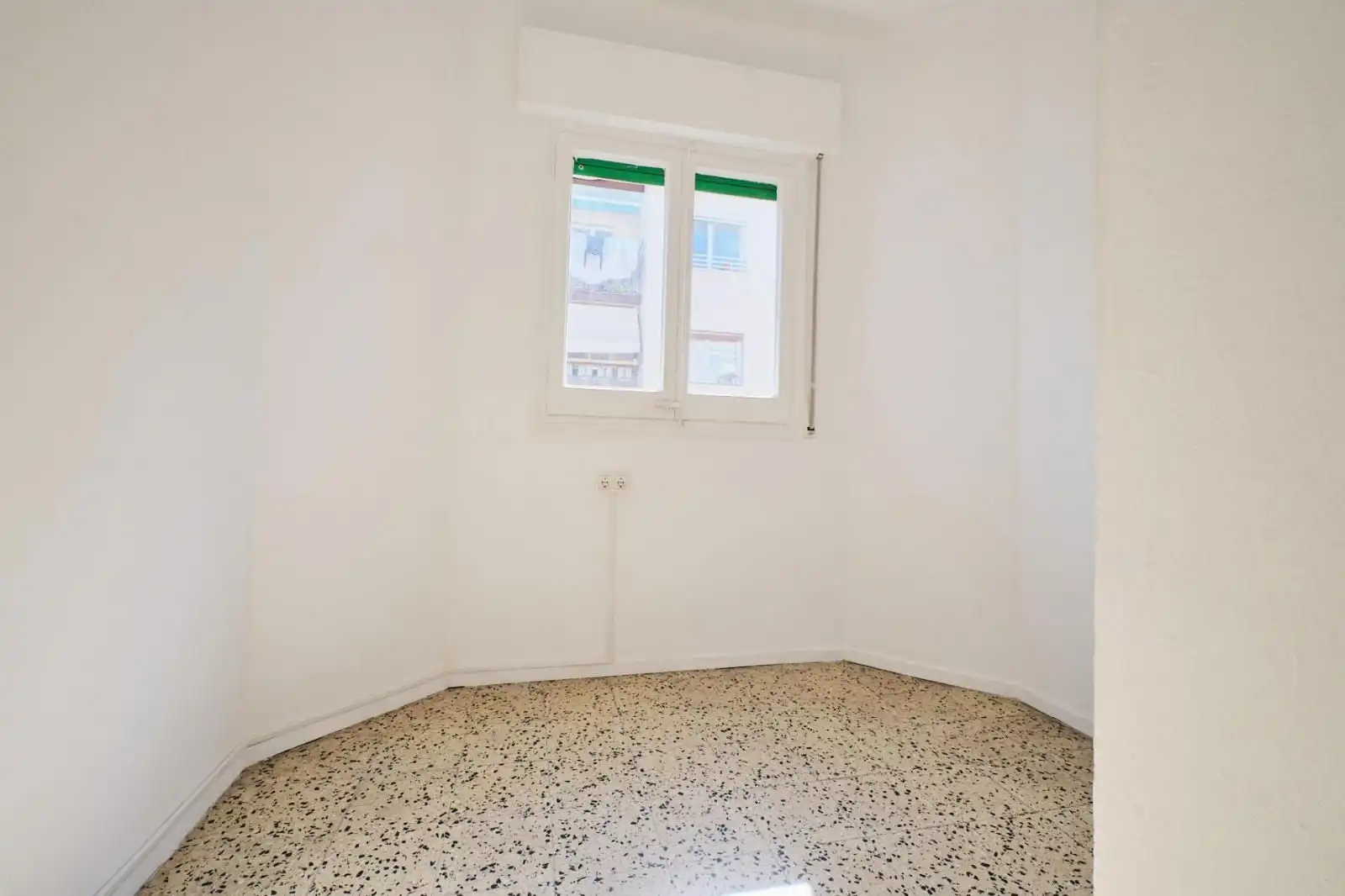 Bedroom of Flat for sale in Barcelona  with Air Conditioner, Washing machine and Microwave