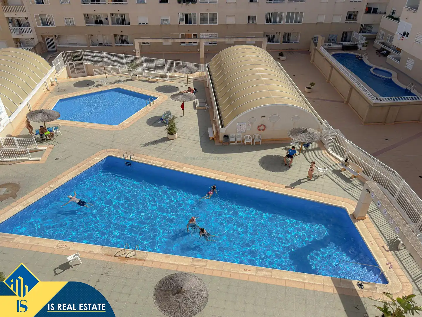 Apartment with pool for sale in Centro