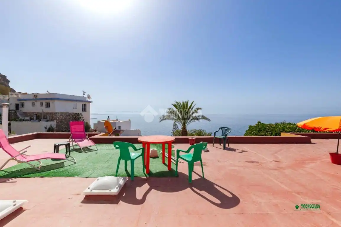 Detached homes for sale in C. Eduardo VII, Castell del Rey