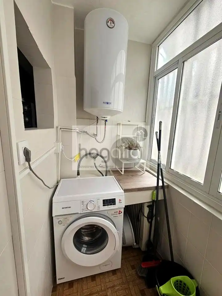 Flat for rent in Sevilla  with Air Conditioner, Terrace and Furnished