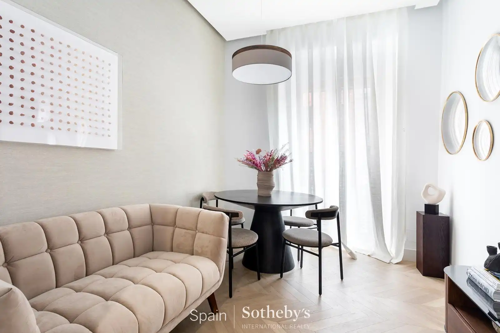 Menjador de Apartament en venda en Madrid amb Aire condicionat i Calefacció