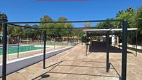Piscina de Casa o xalet en venda en Guillena amb Aire condicionat, Calefacció i Jardí privat