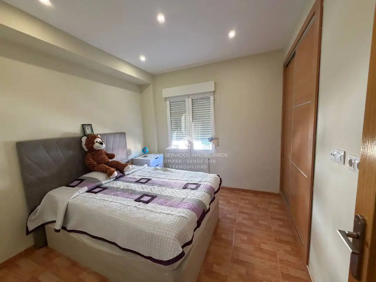 Dormitori de Apartament en venda en Vila-real amb Parquet, Terrassa i Traster