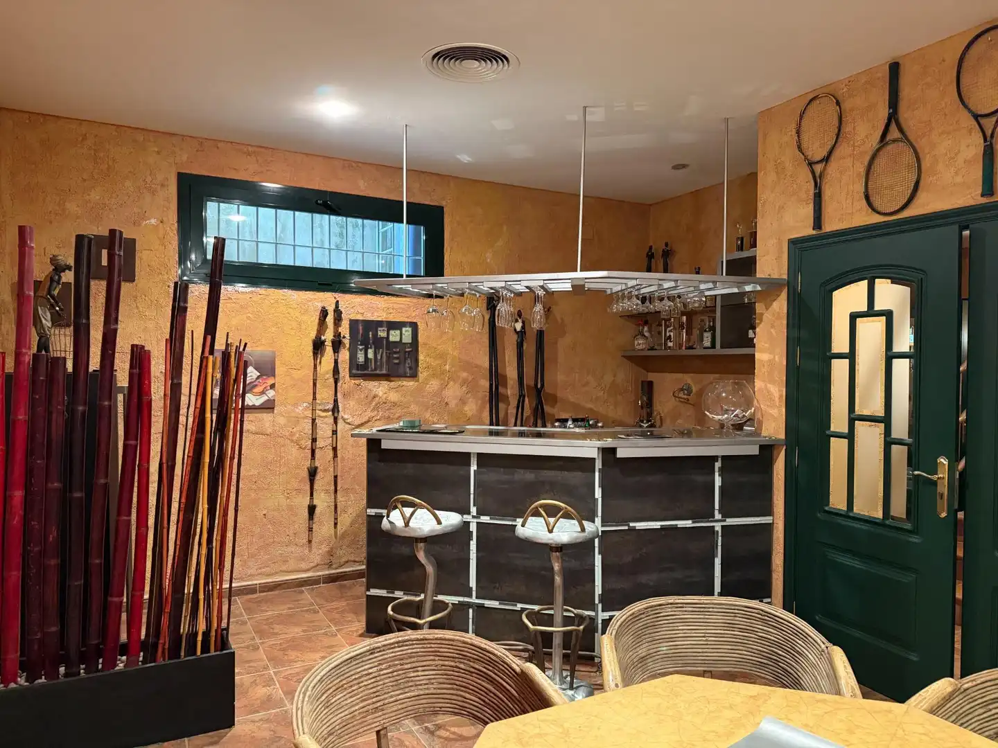 Cocina de Casa o chalet en venta en Gelves con Aire acondicionado, Jardín privado y Terraza
