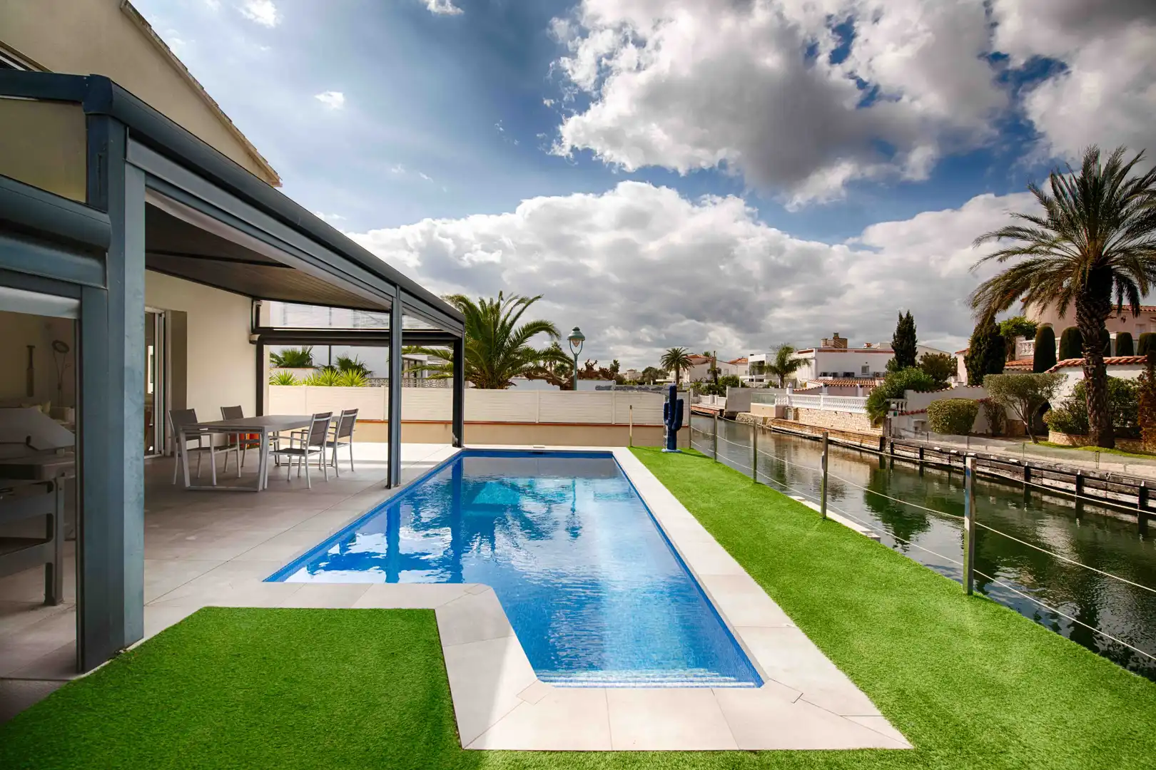 Casa con piscina en venta en Carrer Norfeu, imagen 3