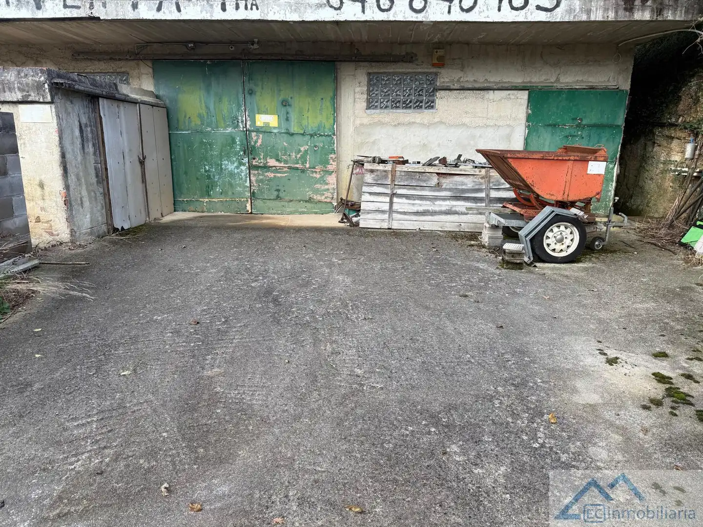 Parking of Industrial buildings for sale in Riotuerto
