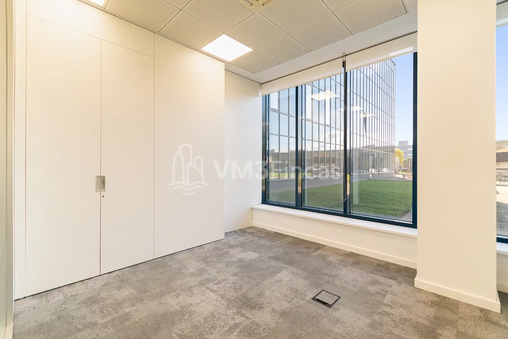Büro zur Miete in El Prat de Llobregat mit Klimaanlage, Heizung und Terrasse