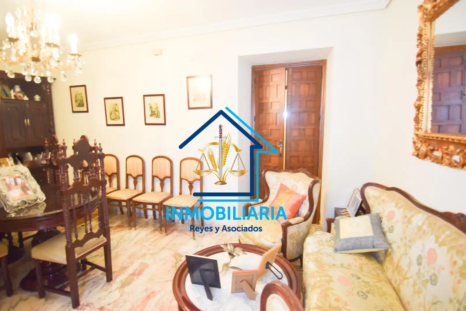 Sala d'estar de Casa o xalet en venda en Córdoba amb Aire condicionat