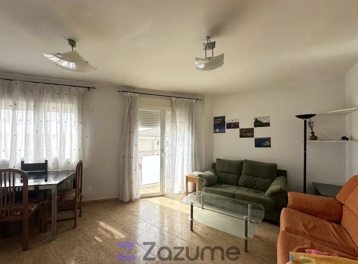 Sala de estar de Piso de alquiler en Arcas del Villar con Calefacción, Trastero y Amueblado